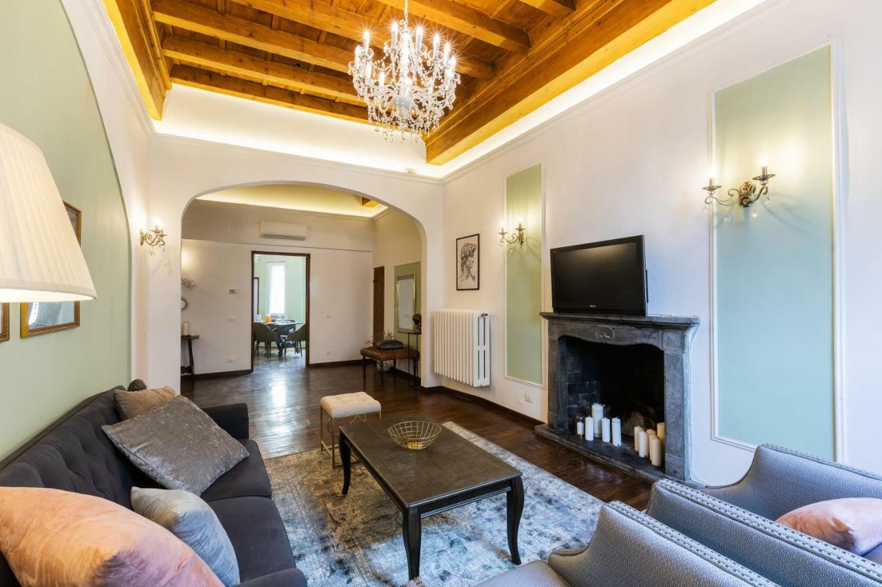 Historic Center Palace - Huge 4 Bedrooms Santa Croce Apartment - By LikehomeFlorenz Exterior foto
